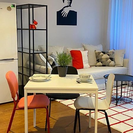 Cozy Red Bulldog Place In Apart-Complex/Pool Varna Buitenkant foto