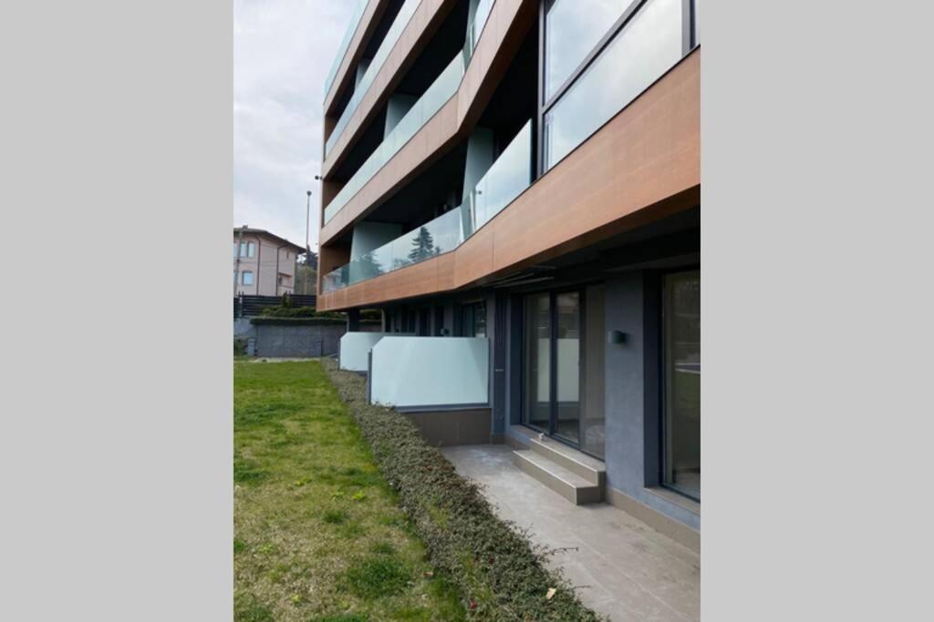 Cozy Red Bulldog Place In Apart-Complex/Pool Varna Buitenkant foto