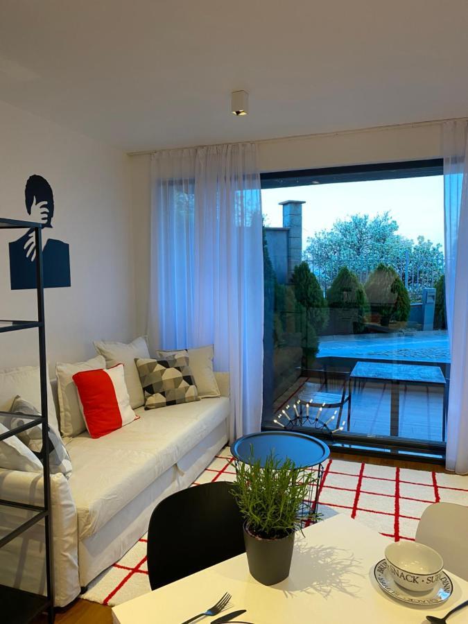 Cozy Red Bulldog Place In Apart-Complex/Pool Varna Buitenkant foto